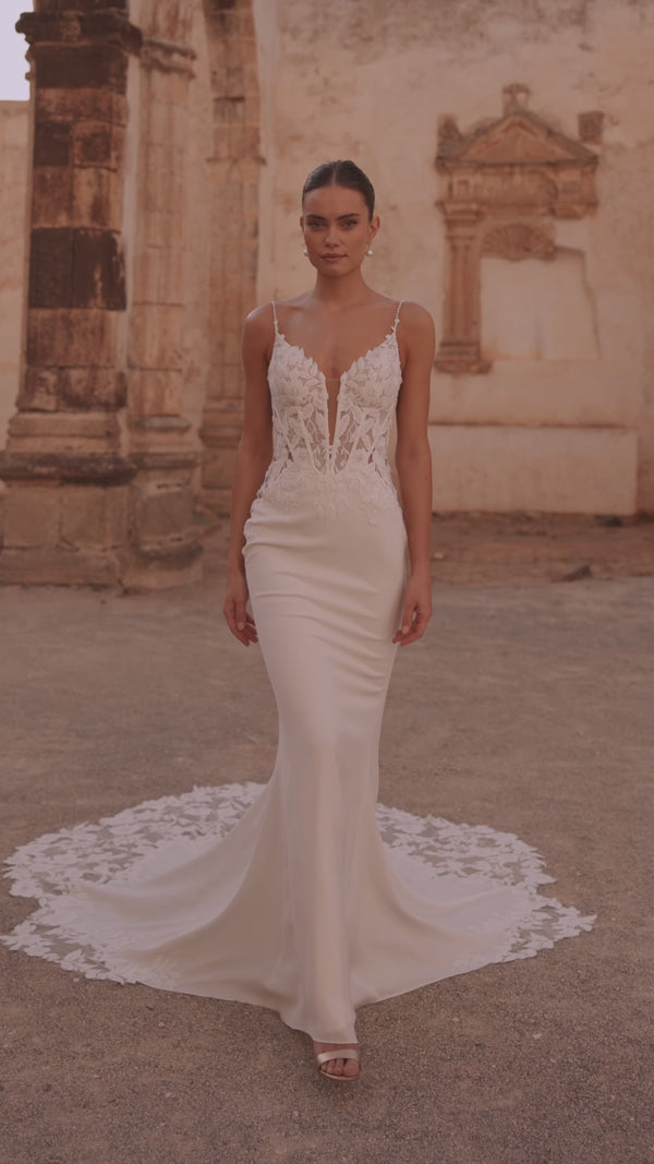 Suknia ślubna Munira