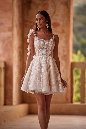 Short wedding dress with lace Amanda from DAMA Couture (main shoot)