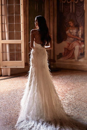 Glamour wedding dress with fathers from DAMA Couture (back photo)