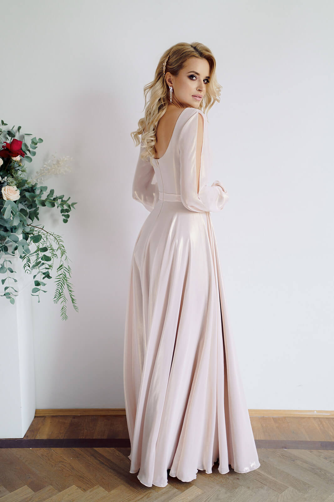 Piryt Heritage – close-up of the long evening dress.