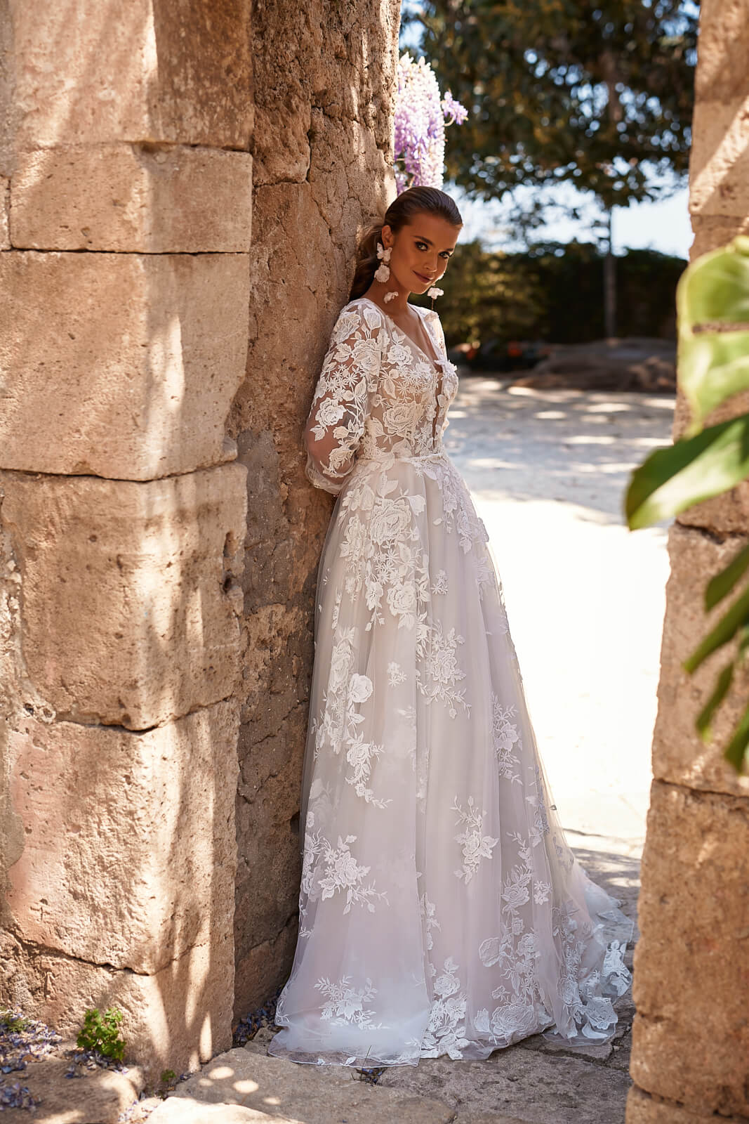 Wedding dress Asami – DAMA Couture A-line wedding dress.