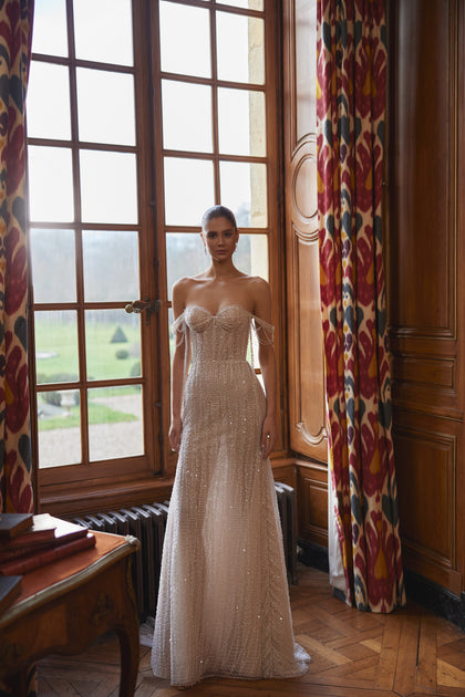 Filippa wedding dress from the Something Blue 2027 collection – a sweetheart neckline and delicate off-the-shoulder straps.