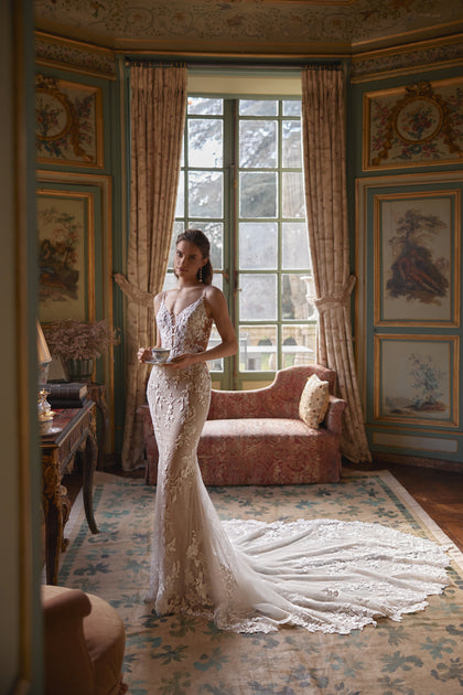 Ondine wedding dress – a plunging V-neckline and deep illusion scoop back, DAMA Couture Something Blue 2027.