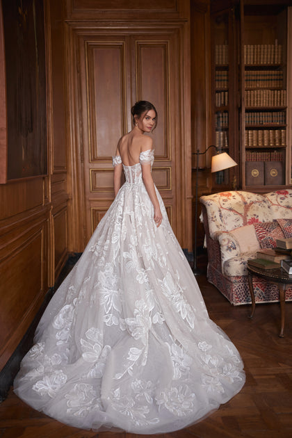 Vespera wedding dress – an off-the-shoulder corset with a plunging neckline and sheer boning, DAMA Couture Something Blue 2027.