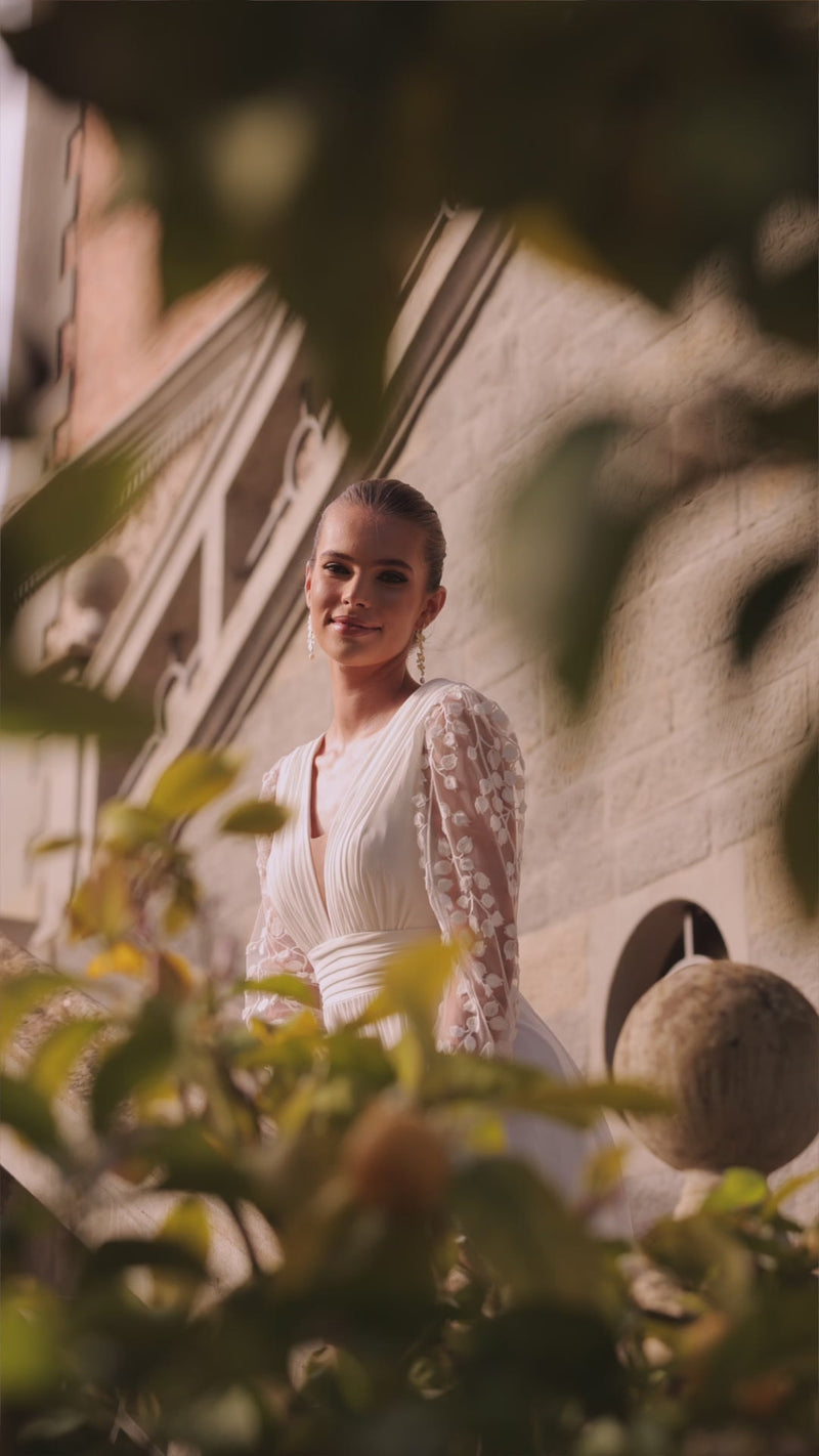 Plain chiffon bohemian wedding dress with flower lace Cynthia from DAMA Couture (campaign video)