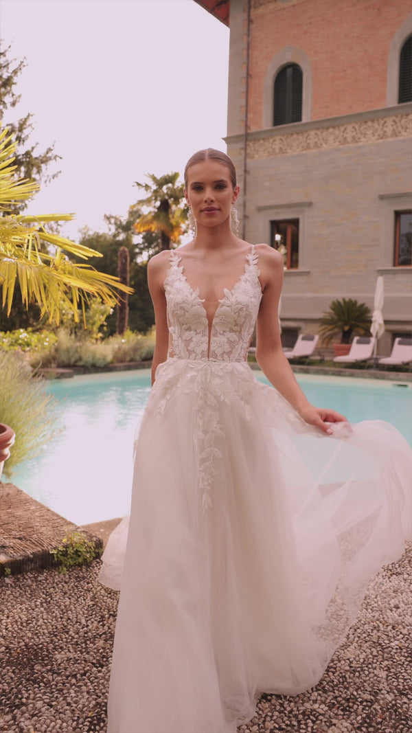 Princess wedding dress with lace Beatrix from DAMA Couture (campaign video)